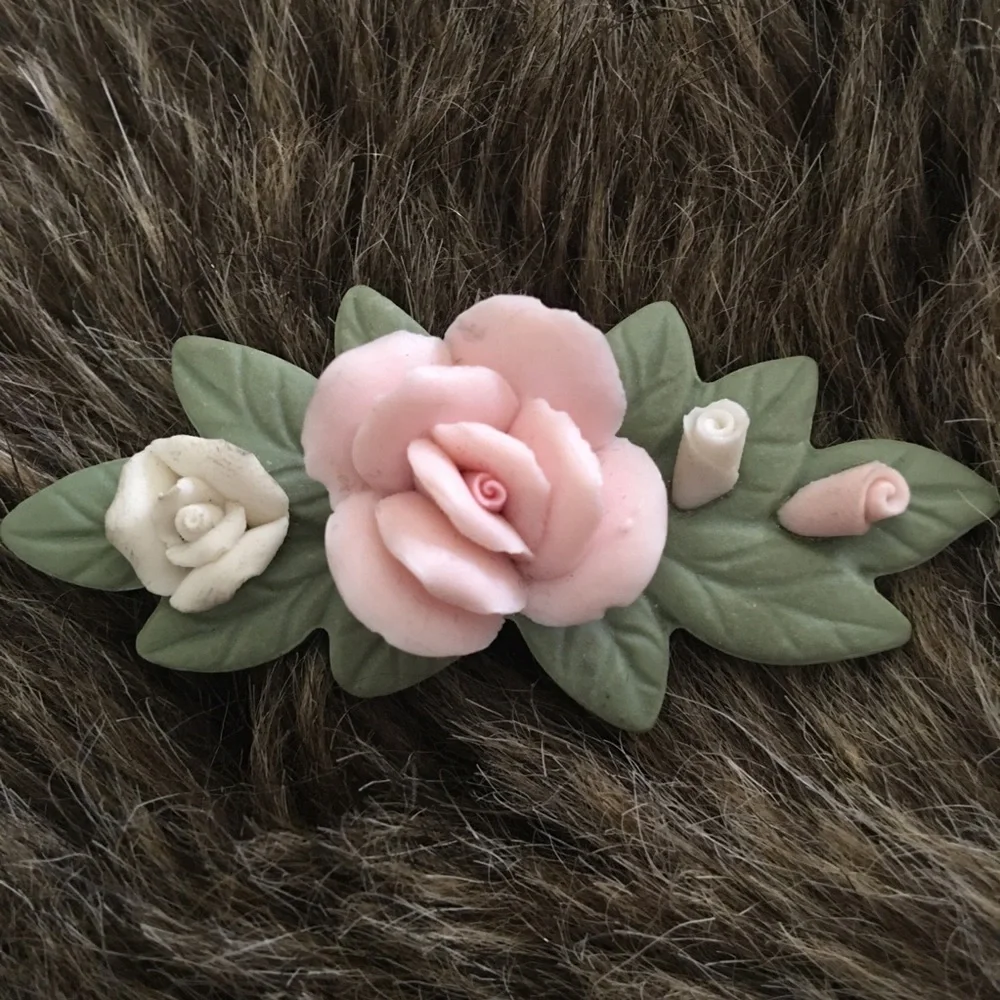 Vintage 80s ceramic rose brooch collar pin